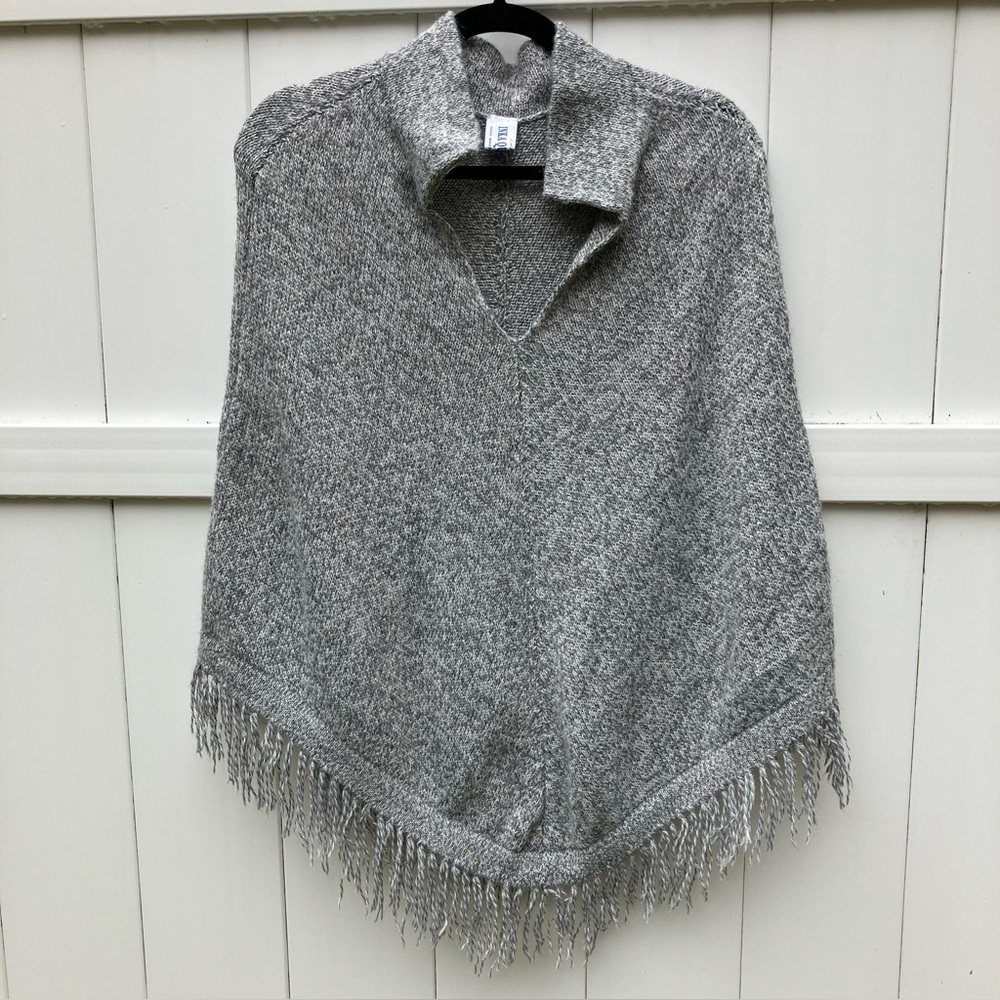 Alpaca mix, heather gray, fringed handmade poncho from Peru. One size.